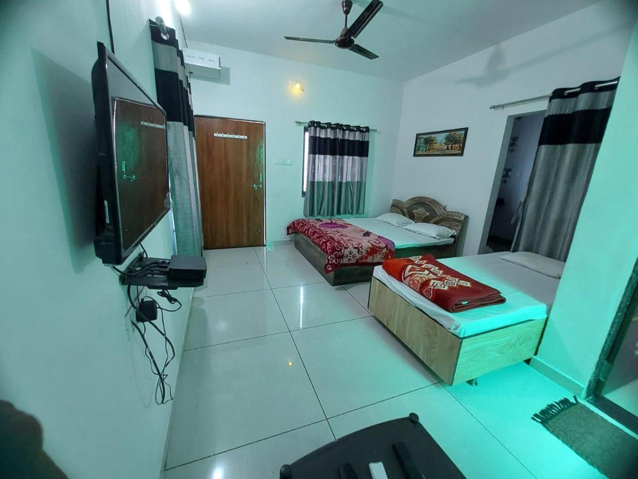 Jai Swaminarayan Delux Homestay Garudeshwar Exterior foto